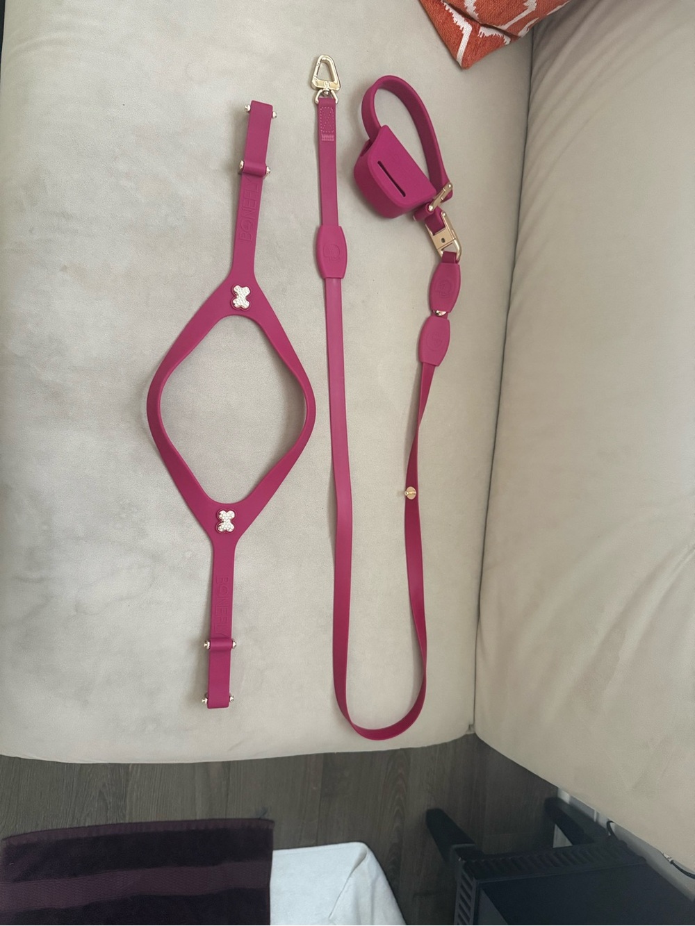 BONEFLY Magenta Silicone Hands-Free Dog Leash and Harness Set